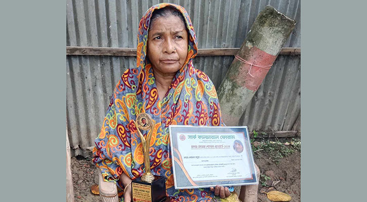 ঘর পেলেন হোটেল শ্রমিকের কাজ করে সংসার চালানো ইউপি সদস্য